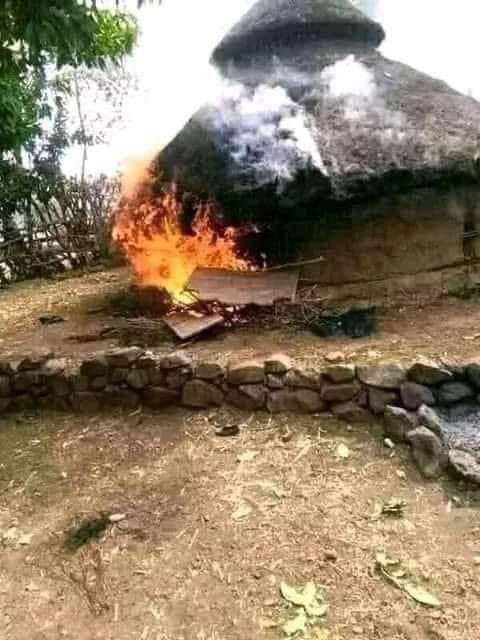 BonsaJaal's tweet photo. Oromoon maal ta'e hadodee?😥😥 Salaale Ona warra jaarsootti kan Ajjeefaman nama 18 Oromoon maal yakkee maal balleesse https://t.co/mPXQqQguYO