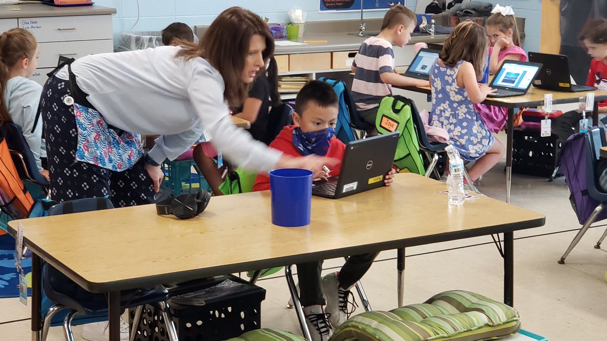 swilliams206's tweet photo. Kinders @Bryson_ES creating their All About Me books using @BookCreatorApp! #GCS1Vision1Voice #GCSPLI https://t.co/Q77mpgrspV
