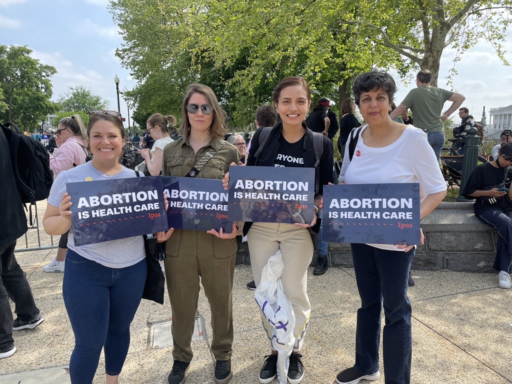 IpasOrg's tweet photo. Abortion is health care!

Proud to see Ipas President &amp; CEO @AnuKumarIpas and Ipas staff at the Supreme Court now. 
#RoeVWade #SCOTUS #ReproJustice #ReproRights #Abortionishealthcare https://t.co/gR5WiBxd4S