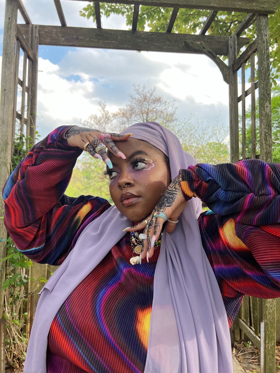 sincerelytahiry's tweet photo. Just came to show y’all how fine I looked yesterday 💅🏾🔥 Eid Mubarak everyone✨

@sincerelytahiry https://t.co/KSUZwkq9AF