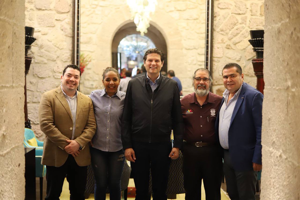 MoreliaGob's tweet photo. 🤝 ¡Con el trabajo y compromiso de todas y todos construiremos un Morelia próspero!

@AlfonsoMtz_Mx sostuvo una reunión con líderes sindicales del Estado con el objetivo de trabajar de manera conjunta por el bien de nuestra ciudad. https://t.co/3ajeOTztgv