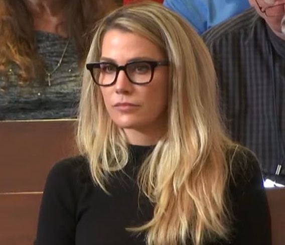 asjadnazir's tweet image. Amber Heard must really hate how much love Dr Shannon Curry is receiving from around the world. So absolutely don't share this photo of her looking like a boss.
#DeppvsHeard #JohnnyDeppVsAmberHeard