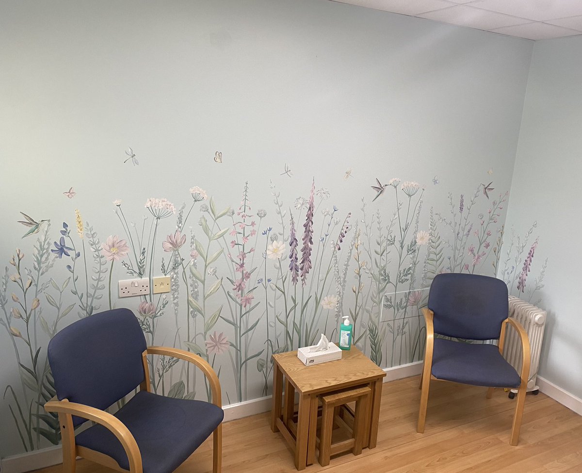 GracieLewis87's tweet photo. Thank you @Danksy_murals for transforming our relatives room into a peaceful and calming space! It’s absolutely stunning!! @RendcombWard @gloshospitals @cullerne873 https://t.co/26RRhdqrKg