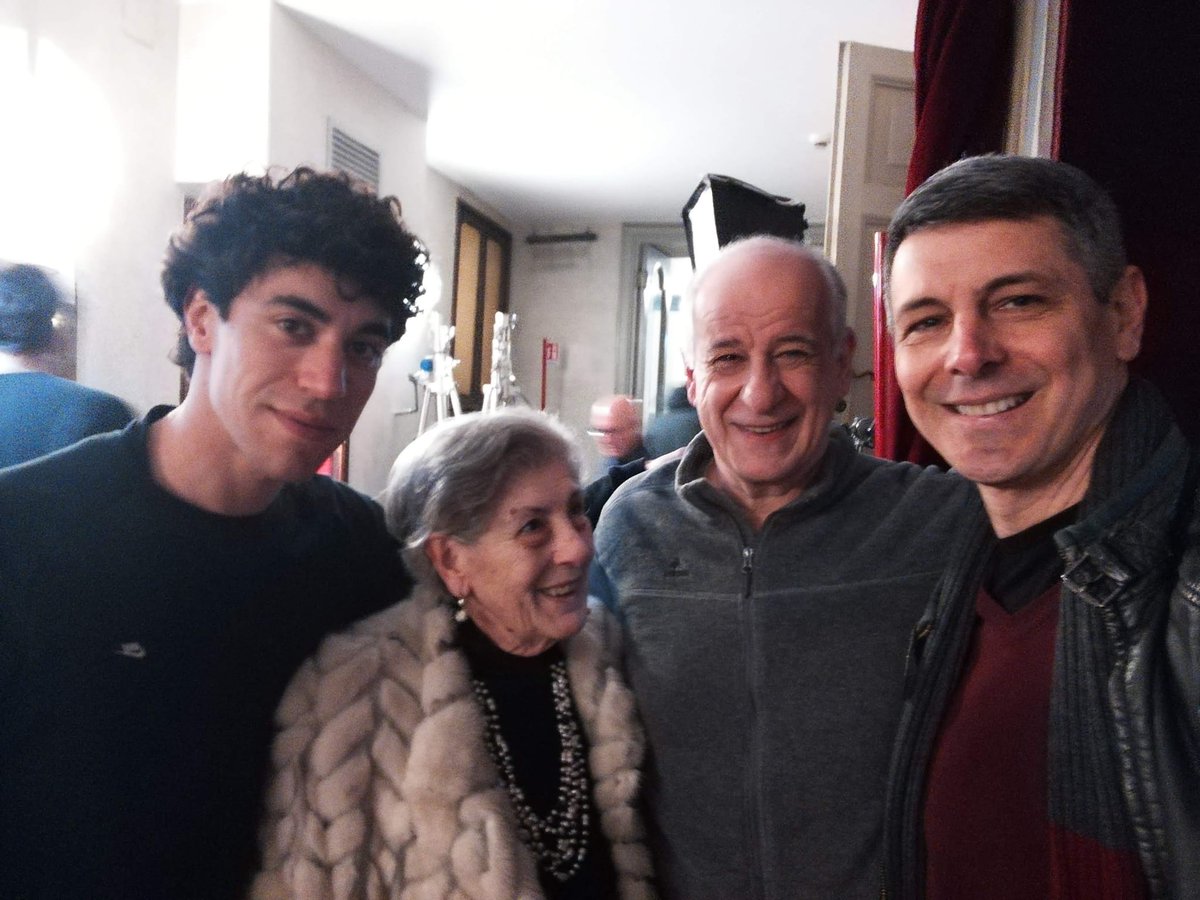 paolocelata's tweet photo. Complimenti a mio cugino @EduardoScarpet1 miglior attore non protagonista @PremiDavid per il film Qui rido io! Nella foto con Totta Scarpetta e il grandissimo #ToniServillo https://t.co/68BP0SQiH7
