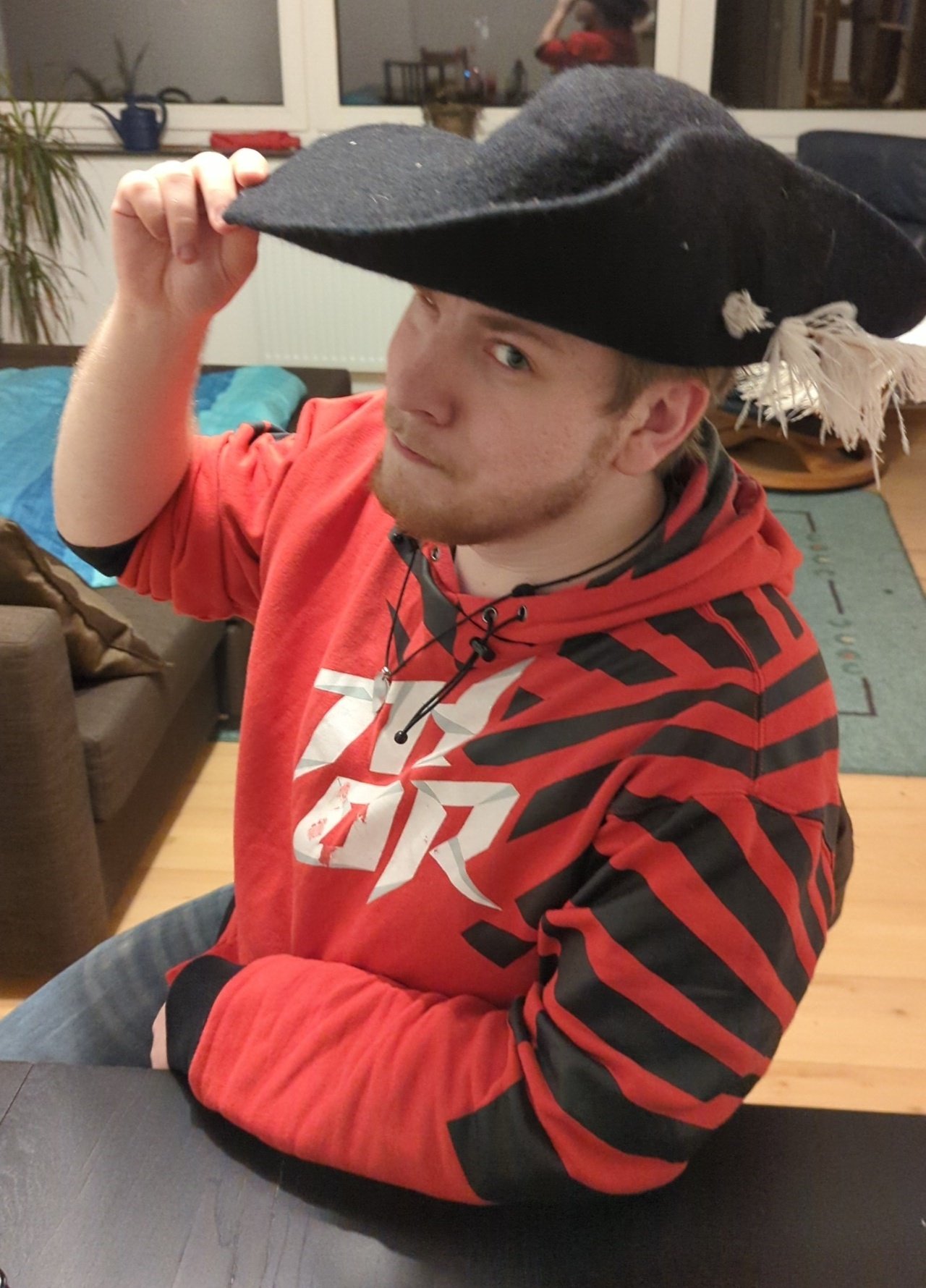 Tja, passiert Der Podcast on Twitter 