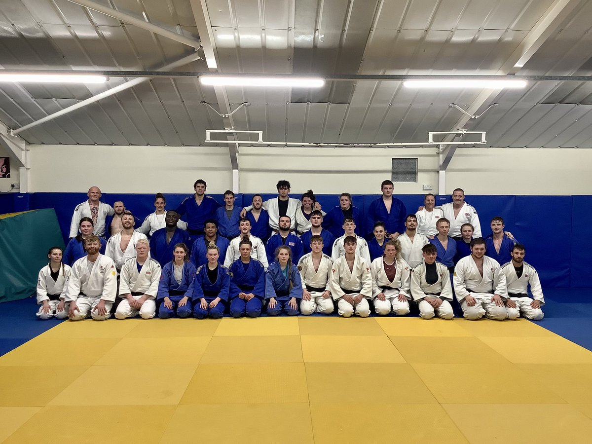 Cracking session this evening. Thanks to <a href="/khoweymbe/">Kate Howey MBE</a> and the judoka from the national centre for travelling down