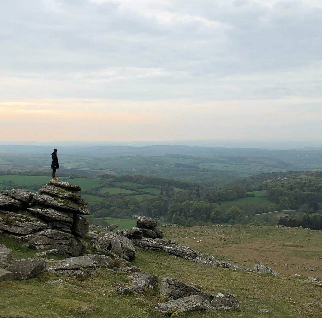 Looking over the landscape from the top of Sheeps Tor. 
.
.
.
#dartmoor #sheepstor #devon #exploredevon #exploreuk instagr.am/p/CdHB9jIsfBs/