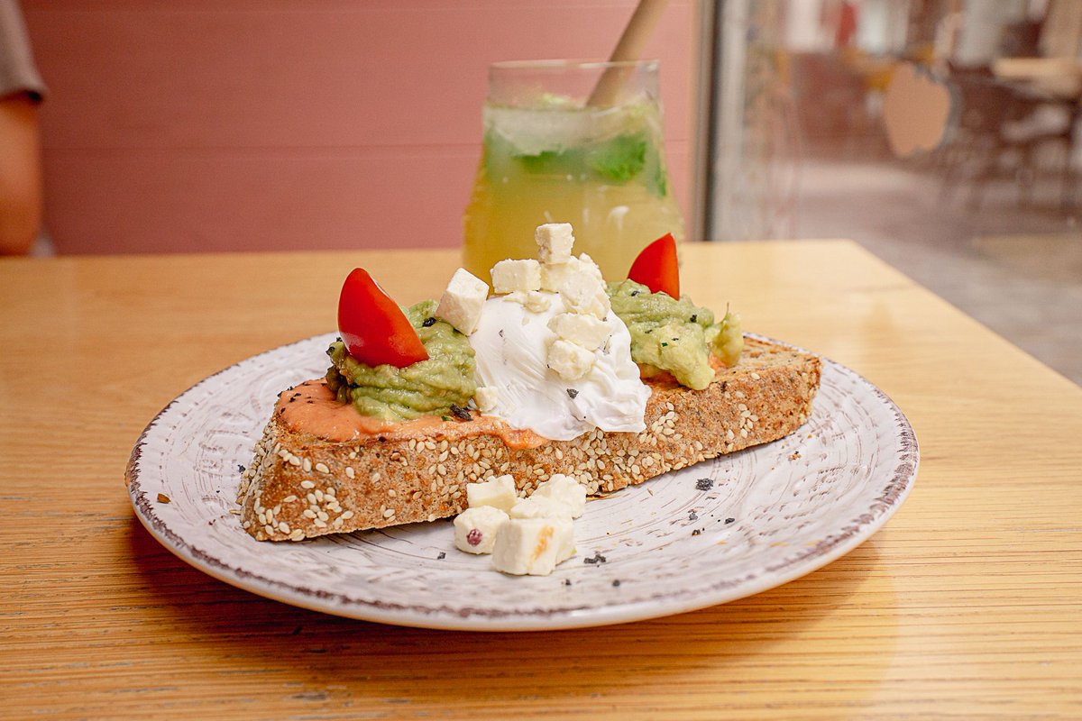 CanIslandsGreen's tweet photo. Mr. Kale is a place where you can, while visiting Gran Canaria, get a tasteful, healthy food. Our team enjoyed every bite, and we would highly suggest. 👏

If you have a chance to be around - go and try out yourself. 🍽

📸: @hvmansocial https://t.co/NjxWpfyTVQ