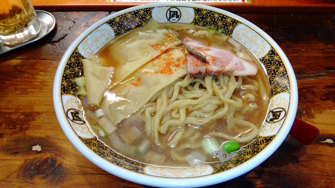 大宮着いた( '∀`)
お腹減ったので24時間営業してる
すごい煮干しラーメン凪さんに行ってすごい煮干しラーメン大盛り一反麺増しを注文♪
美味しかったです(๑'ڡ`๑)一反麺もう倍あっても良いw 
