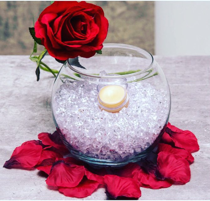 RoseTevia's tweet photo. See the description box to receive 15% off the Jasmine Pineapple scented lipstick base &amp; cuticle conditioner that eliminates dry lips and cracked cuticles.👄 

#beauty #beautybrands #indiebeautybrand #cuticles #moistlips #teviarose💋 #teviaroseproducts #beautiful #newbeauty https://t.co/uiqN6I9w8Y