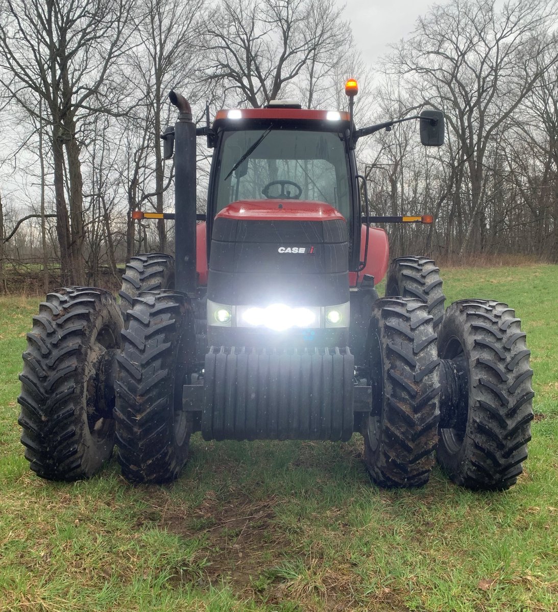 RedEdgeAG's tweet image. This Magnum 215 is fully equipped with a full set of #tigerlights 
We stock full sets as well as individual lights 
This tractor has:
1 - TL6150
1 - TL6160L 
1 - TL6160R 
1 - TL6120L 
1 - TL6120R 
1 - TL6130L 
1 - TL6130R 
2 - TL3030 
2 - TL500WF 
 Please see pictures 
#ontag
