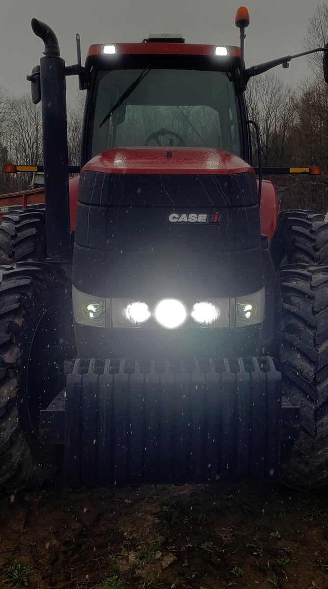 RedEdgeAG's tweet image. This Magnum 215 is fully equipped with a full set of #tigerlights 
We stock full sets as well as individual lights 
This tractor has:
1 - TL6150
1 - TL6160L 
1 - TL6160R 
1 - TL6120L 
1 - TL6120R 
1 - TL6130L 
1 - TL6130R 
2 - TL3030 
2 - TL500WF 
 Please see pictures 
#ontag