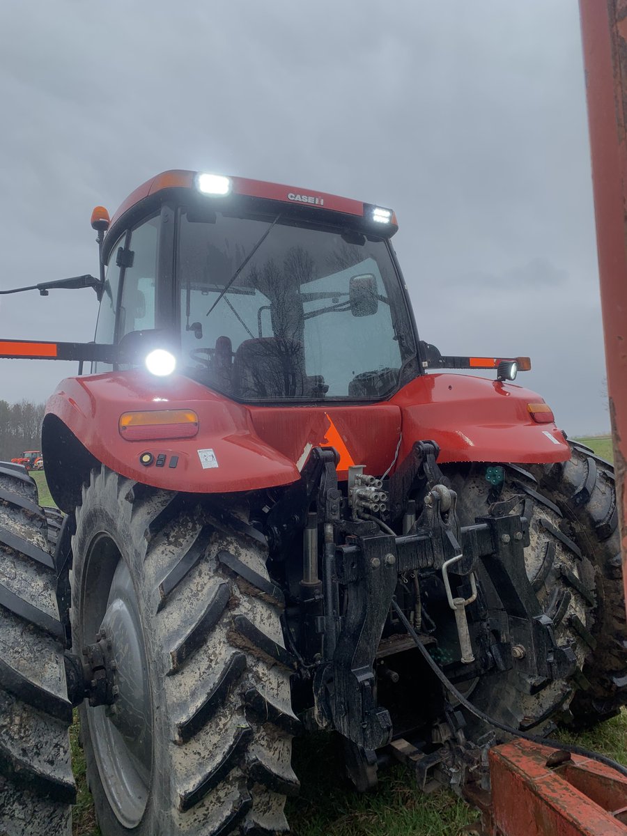 RedEdgeAG's tweet image. This Magnum 215 is fully equipped with a full set of #tigerlights 
We stock full sets as well as individual lights 
This tractor has:
1 - TL6150
1 - TL6160L 
1 - TL6160R 
1 - TL6120L 
1 - TL6120R 
1 - TL6130L 
1 - TL6130R 
2 - TL3030 
2 - TL500WF 
 Please see pictures 
#ontag
