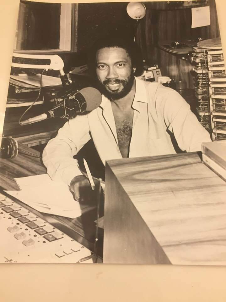 RALPHTIGERX's tweet photo. Bobby O'Jay a legend in Radio died on the job he loved broadcasting 5/3/2022 in Memphis,Tennessee.He mentored many.
The Little Guy with the great big voice
worked at KYOKAM1590 in the 1970s.He made others great.He loved music and the people who made it! 
Prayers to his Family! https://t.co/nvDYscMwlX