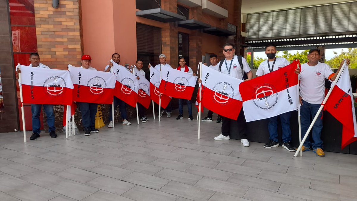 ITF_Americas's tweet photo. #ElSalvador
Con una alta presencia durante la movilización del #PrimeroDeMayo, nuestro afiliado #STIPES ha demandado la justicia social y el respeto de la fuerza laboral, indispensable para impulso económico y productivo del país.
#SomosITF https://t.co/j4TZfZNLcv