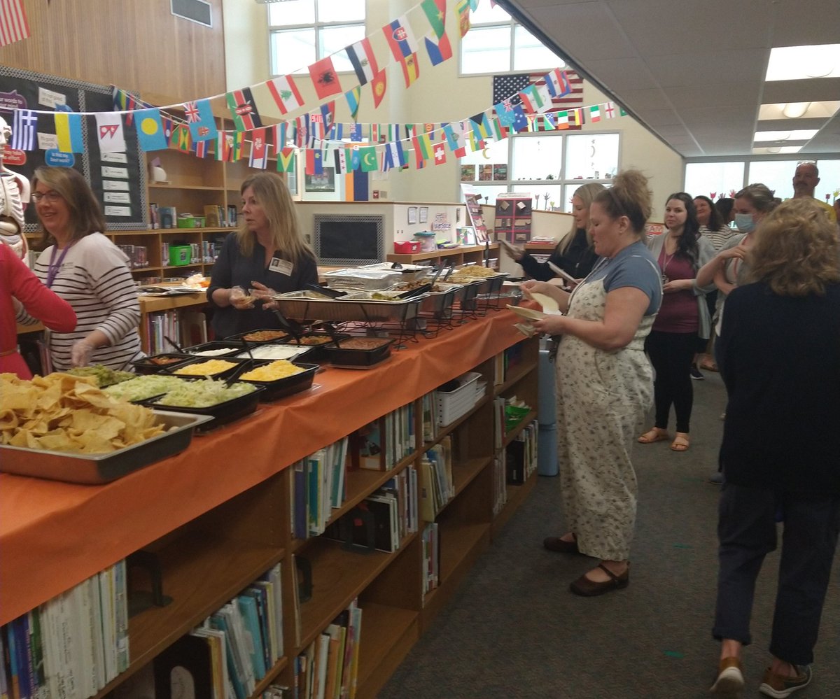 I am so grateful for the #DDEPTO . Thank you for always supporting us and thank you for a delicious lunch!🧡💙 #ProudToBeDDE