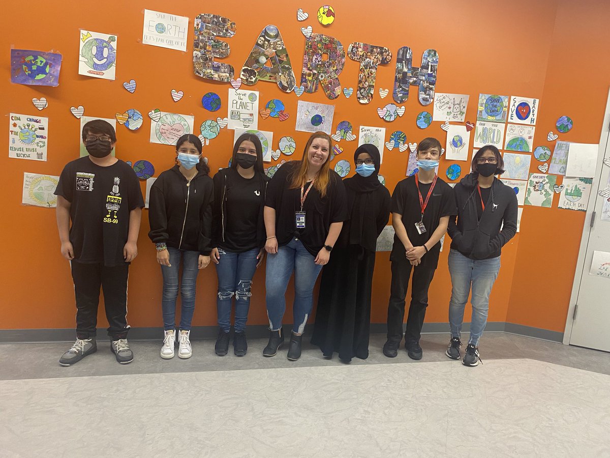 MsSkopek's tweet photo. It was Dress as Your Favorite Teacher Day today and you bet that I got an army of kiddos to dress like me! Love these kiddos! 🥰 https://t.co/fd7PsJdVZB
