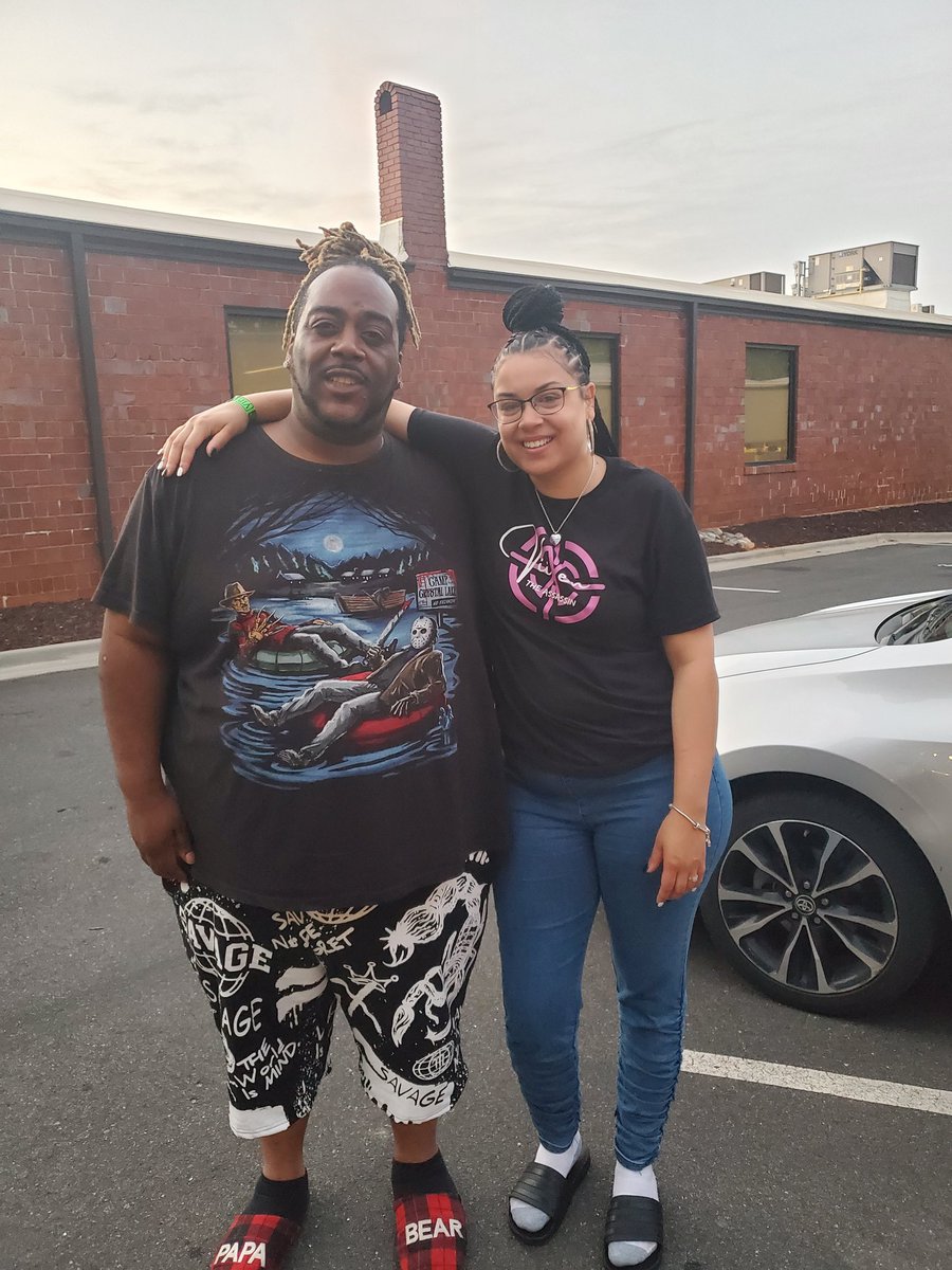 JiggGimmeMe2's tweet photo. #MKE COMFY #Outside wit da QUEEN @Viixen_VTA #KingsvsQueens3 Weekend.... #BlackEliteBattleLeague #BodyGang https://t.co/XXhrNVOhfu