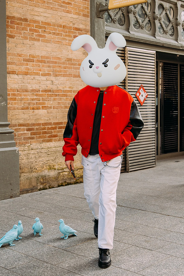 hops_nft's tweet photo. Spring wear. Carefully walking by - making sure not to scare the birds!

#NFT #NFTs #NFTCommunity https://t.co/0a73R8XXJw