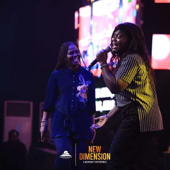 NajiteEl's tweet photo. A moment of worship with the Amazing @onosariyo ,it was indeed a night to remember. 
I see my peeps. @dorisfrancis34 @meraowili @ucheesosa @VictoriaJaphet https://t.co/CBtShCzCZl