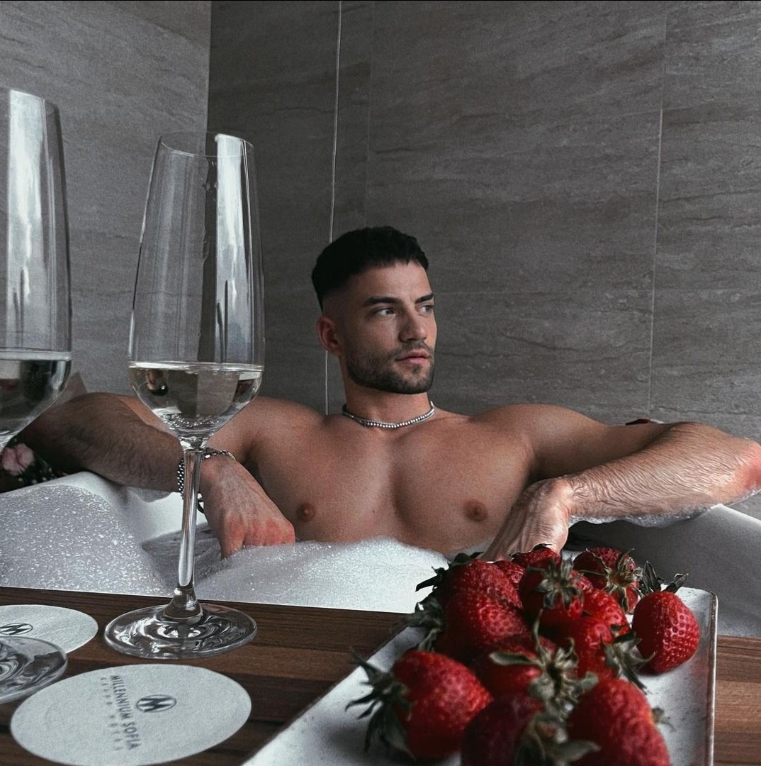 HotMenBgWorld's tweet photo. Горещ ден 🔥🔥🔥🥵 https://t.co/Vsm3sPmvcX