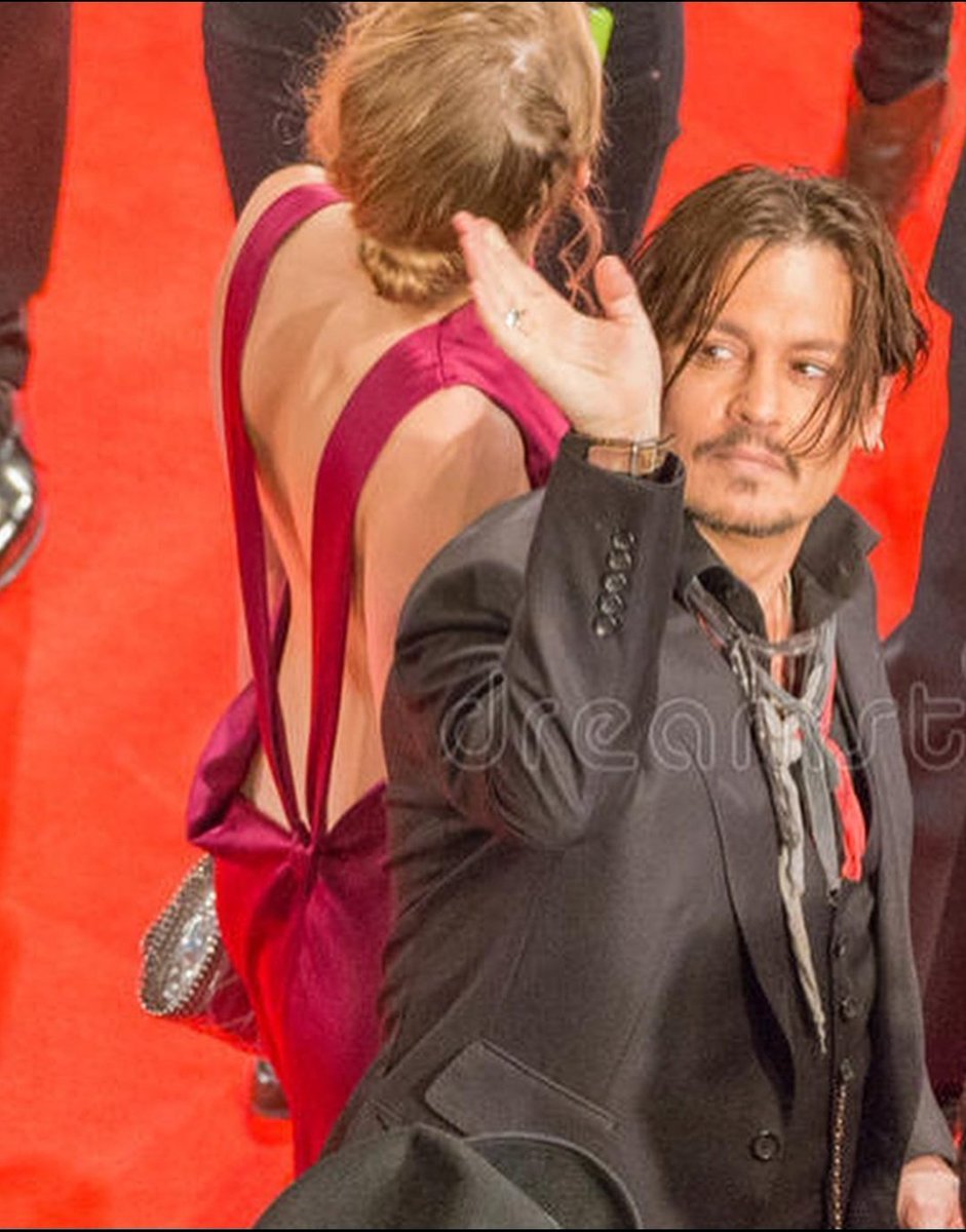 twiggywitch's tweet photo. Bueno, aquí están fotos de Amber durante su relación con Johnny Depp, la verdad nunca vi que se le prohibiera usar y hacer las sesiones que ella quería 

#JusticeForJohnnyDepp
#JohnnyDeppVsAmberHeard https://t.co/oMdZm4wlt5