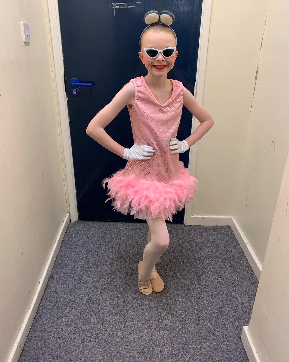 Sambo_28's tweet photo. Olivia had a fantastic bank holiday weekend at dance competition with team KK 💙 She competed in 5 junior group dances getting 2nd place in four of them and 1st place in one. She also got 3rd place for her ballet duet with her lovely friend. Super proud of her!  @stannesrcp https://t.co/xaSQBMmDvT