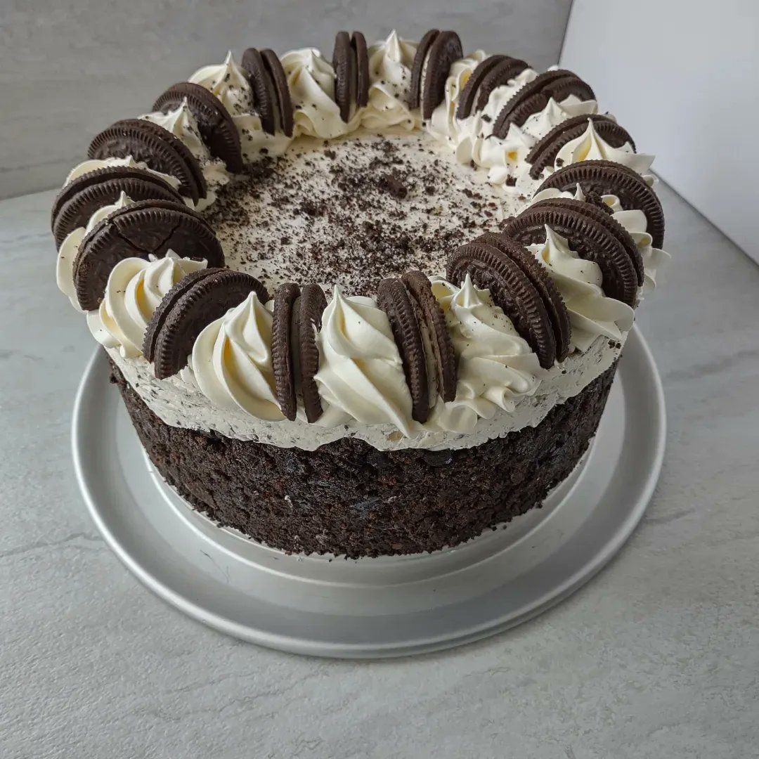 This Oreo cheesecake is so delicious check us out <a href="/gregsbreadbox/">gregs Bread Box</a> .com