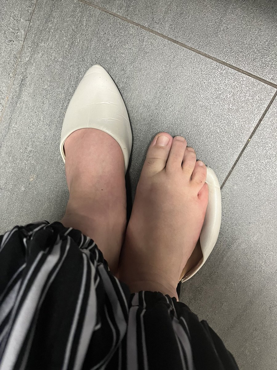 Kella_Doll's tweet photo. Now available on #feetfinder! Accepting requests for whatever services you best 😉 https://t.co/TKAOe84prw         

••••

#feet #ContentCreator #kinkytwt #feetworshi̇p #nsfwtwt #sellingcontent #seductress #feetِ #sugarbaby #AdultWork #ddlgsubmissive #camgirl #nolimit #fetish https://t.co/CKJINTziHD