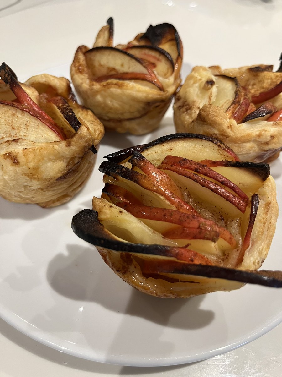 Today I was so happy to lead our 3rd Annual <a href="/CMHAOntario/">CMHA Ontario</a> Virtual Cooking Class to celebrate #MentalHealthWeek! This year we made a 3-course dinner: Asparagus Tart appetizer, Baked Noodles entrée w/ lots of veg, and Apple Blossoms for dessert :) Thanks to everyone who joined in!