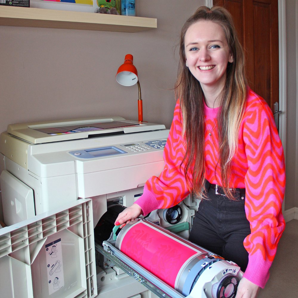 ELC_sheff's tweet photo. This Saturday at our Makers Market in #Sheffield Meet Artist @asumnerdesign.fearlessly layering neon riso, her stall is a geometric colour lovers dream. Save the date Sat 7th May 10 - 4pm @theworkstation
tickets below ยฃ2 https://t.co/XCUWP6exbO
#risoprinter #geometricart https://t.co/bqVb6oLNYc