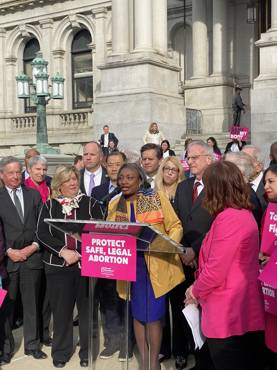 AndreaSCousins's tweet photo. Proud to stand alongside @PPGNYact and legislators in support of abortion rights. New York stands with Planned Parenthood, and all other organizations fighting to keep reproductive care safe and accessible to everyone. https://t.co/aOec54f2Zm