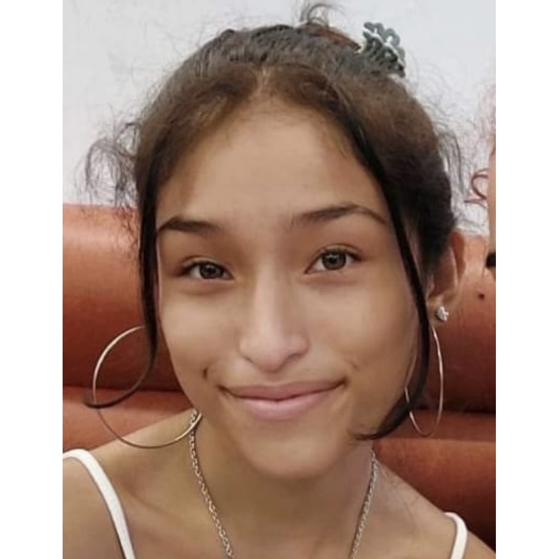 desaparecidaorg's tweet photo. Cecilia Ashley Ortíz López tiene 14 años, desapareció el 1/5 en la ciudad de Buenos Aires. Se hizo la denuncia. Por favor compartir, y si la ven avisar #URGENTE a la policía local, o al ☎️ 911

#CABA https://t.co/BeNQaOrZu4