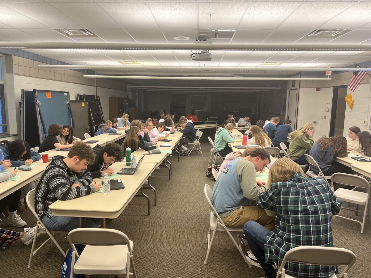 Last night, I had the privilege of hosting the 2021 APUSH review night with the beloved Mr. Ray, for the 1st time since 2019.  Over 40 APUSH Scholars getting ready for the Arena, er, Exam, on Friday!  They will be ready! #APUSH
