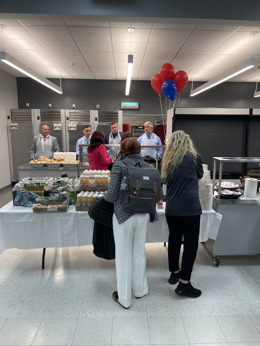 jholman6's tweet image. We salute and celebrate our teachers.  Thank you for all that you do!
#pctvs
#TeacherAppreciationBreakfast 
#TeacherAppreciationWeek