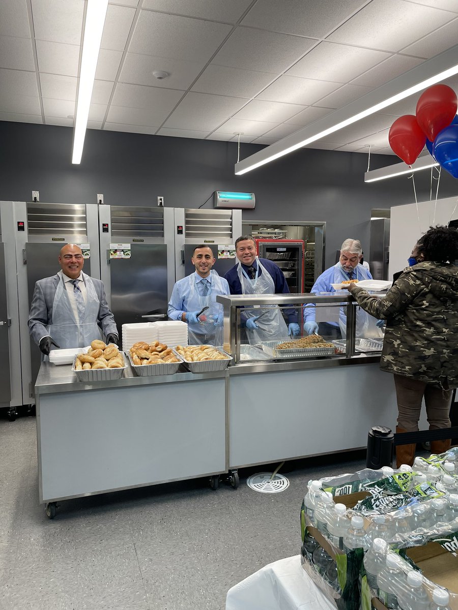 jholman6's tweet image. We salute and celebrate our teachers.  Thank you for all that you do!
#pctvs
#TeacherAppreciationBreakfast 
#TeacherAppreciationWeek