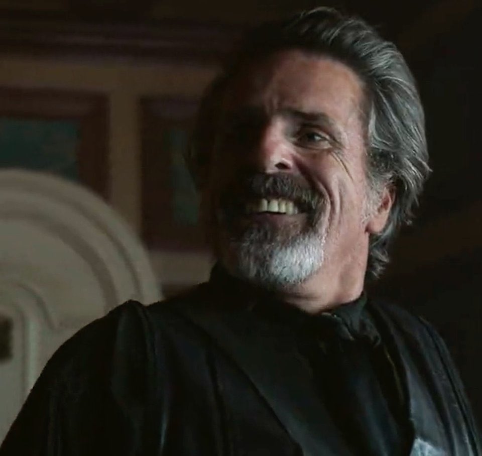 The way Izzy smiles looks faceapped