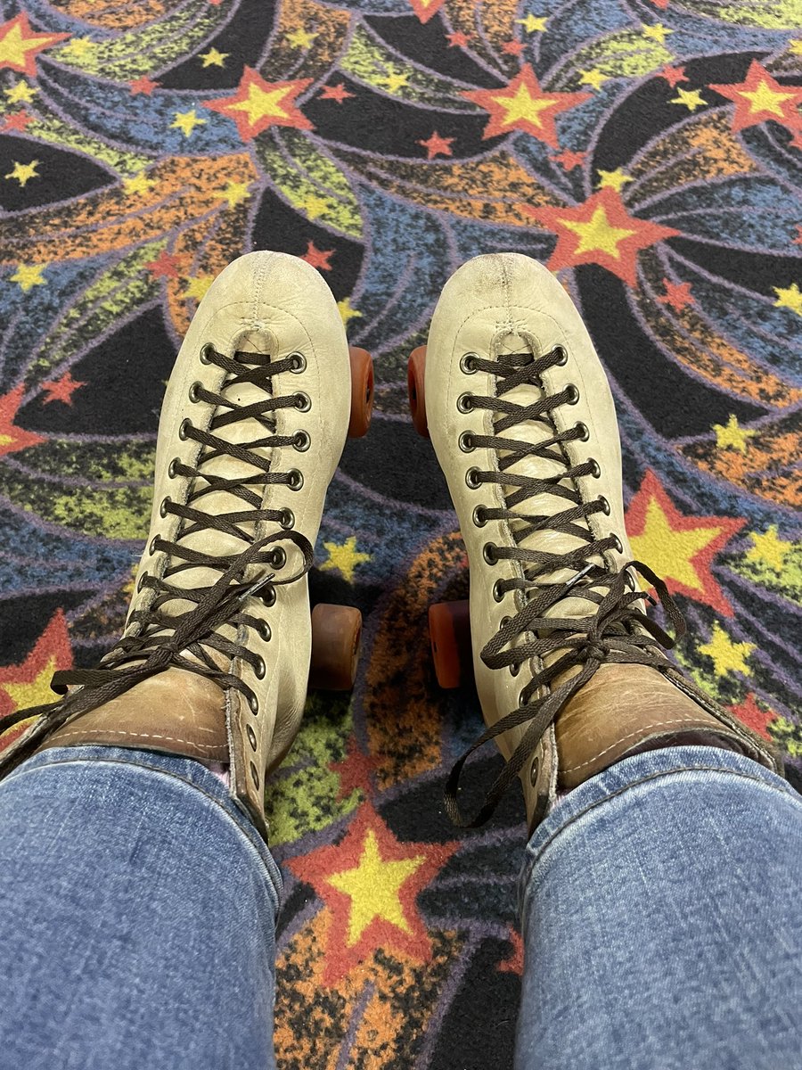 Julie Holt tweet media