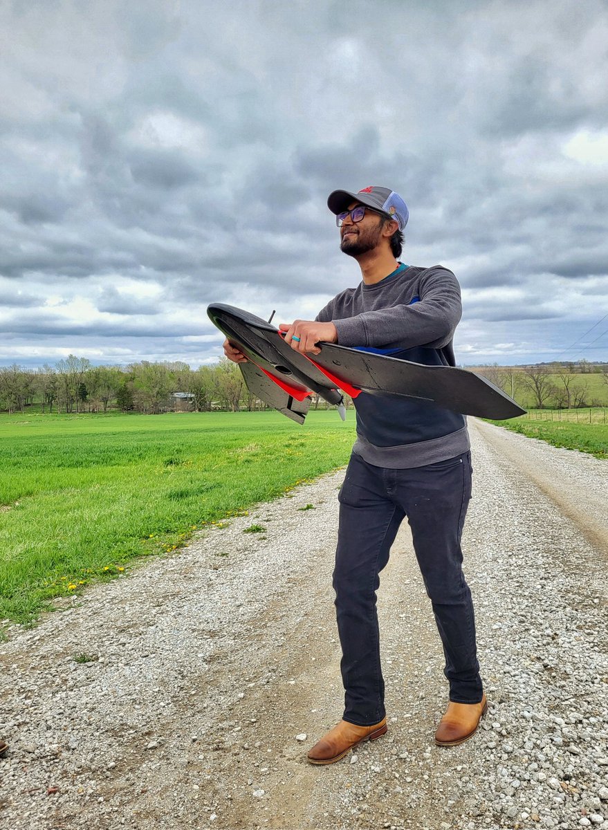 Laura Thompson tweet media