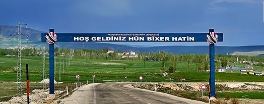 mem_047's tweet photo. Ol, ziman, nîjad dikare cudahiyê çêbike. Ev nayê wê wateyê ku tu nijadperest î.
Zimanê me hebûna me ye. Em Kurd in. Zimanê me Kurdî ye.
Din, dil, ırk fark edebilir. Bu sizin ırkçılık yapmanızı gerektirmez. 
#ırkcılık
#kurtce https://t.co/2my12JMmJY