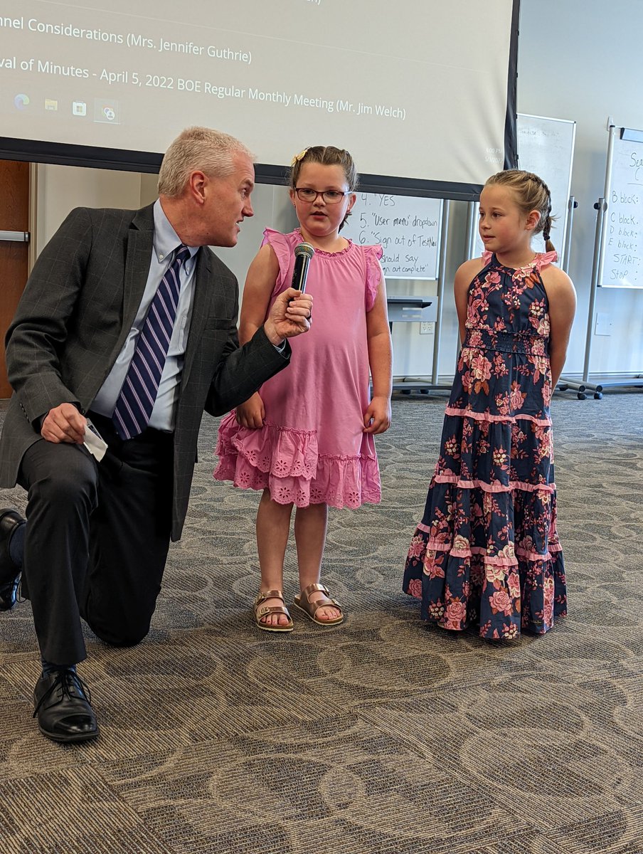So proud of these two <a href="/KCS_Jefferson/">Jefferson Elementary</a> 2nd grade students who led @KCS_District BOE in Pledge of Allegiance.