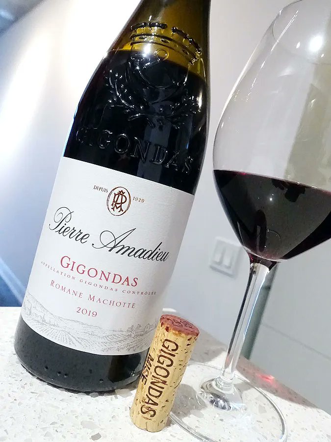 cono_sur's tweet photo. 🇫🇷 🍷  #HappyTuesday! Loving this #organic &amp; #biodynamic 2019 @PierreAmadieu Romane Machotte #Gigondas (91 pts, $28) from #Rhône 2nite. Arrived in @LCBO VINTAGES on the wknd. Review: https://t.co/DDyEBJCGcl @RhoneWine @Vinsrhone #France #wine #vin #wiyg #winelover #tuesdaynight https://t.co/Gh4GoM41sI