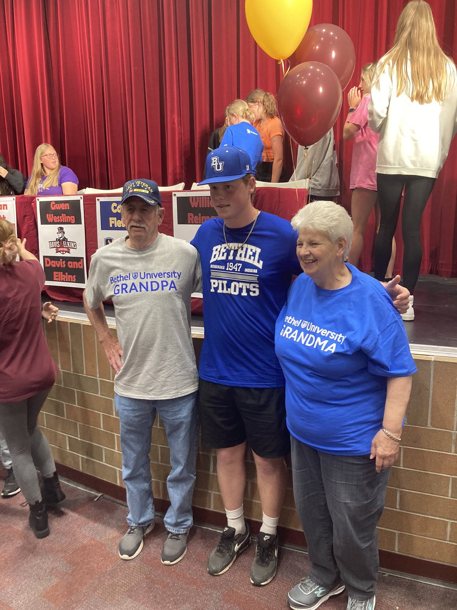 JagsVarsity's tweet image. @CorbinFletcher6 is committing to Bethel University and will pursue a degree in Exercise Science while representing @BUPilotsBB Special thanks to Coach Zartman for attending the ceremony. Congrats Corbin!