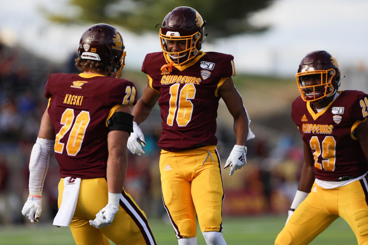 After an great conversation with <a href="/Coach_Tavita/">Tavita Thompson</a> , I am blessed to receive an offer from Central Michigan!! #FireUpChips <a href="/CMU_Football/">Central Michigan Football</a> <a href="/BenDavisFB/">Ben Davis Football</a> <a href="/SimmonsFamily/">Simmons Family</a>