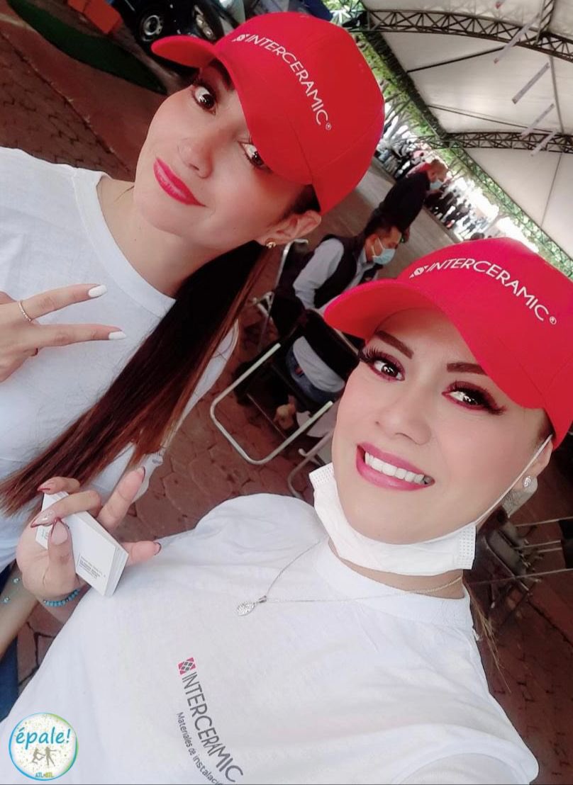 EpaleAgencia's tweet photo. Desde el #DomoBlanco de #LaFeriaDeTlaxcala llevando comunicación de @interceramicMX #Tlaxcala a las personas que trabajan en el rubro de la construcción, y que hoy son festejados por la @cmictlaxcala Feliz día de #LaSantaCruz2022 #LaSantaCruz y recuerden, den: #SimpleMenteLoMejor https://t.co/qEBwrOVsMJ