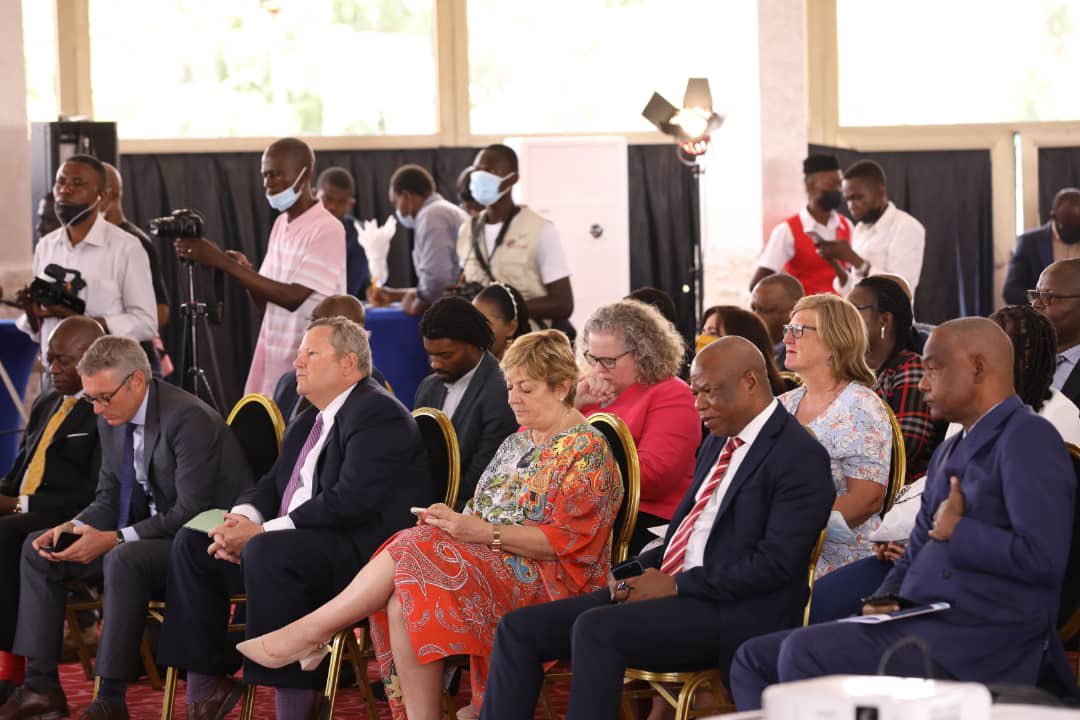 PatrickMuyaya's tweet photo. #RDC : Mise en place du comitĂ© de suivi, nouvelle loi sur la presse en discussion au gouvernement, modernisation des mĂ©dias publics, prĂ©paration congrĂšs #Unpc, finalisation de lâassainissement des TV, autant de pas accomplis depuis la tenue des #EGCM #WorldPressFreedomDay https://t.co/G8tXJKMm0z