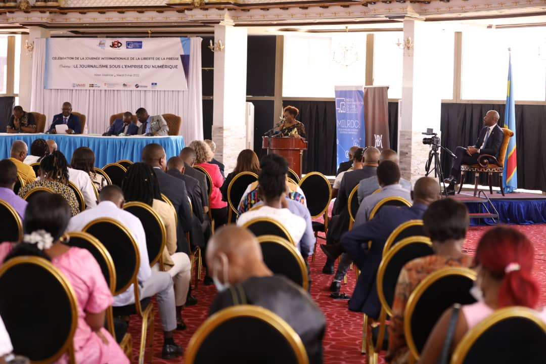 PatrickMuyaya's tweet photo. #RDC : Mise en place du comitĂ© de suivi, nouvelle loi sur la presse en discussion au gouvernement, modernisation des mĂ©dias publics, prĂ©paration congrĂšs #Unpc, finalisation de lâassainissement des TV, autant de pas accomplis depuis la tenue des #EGCM #WorldPressFreedomDay https://t.co/G8tXJKMm0z