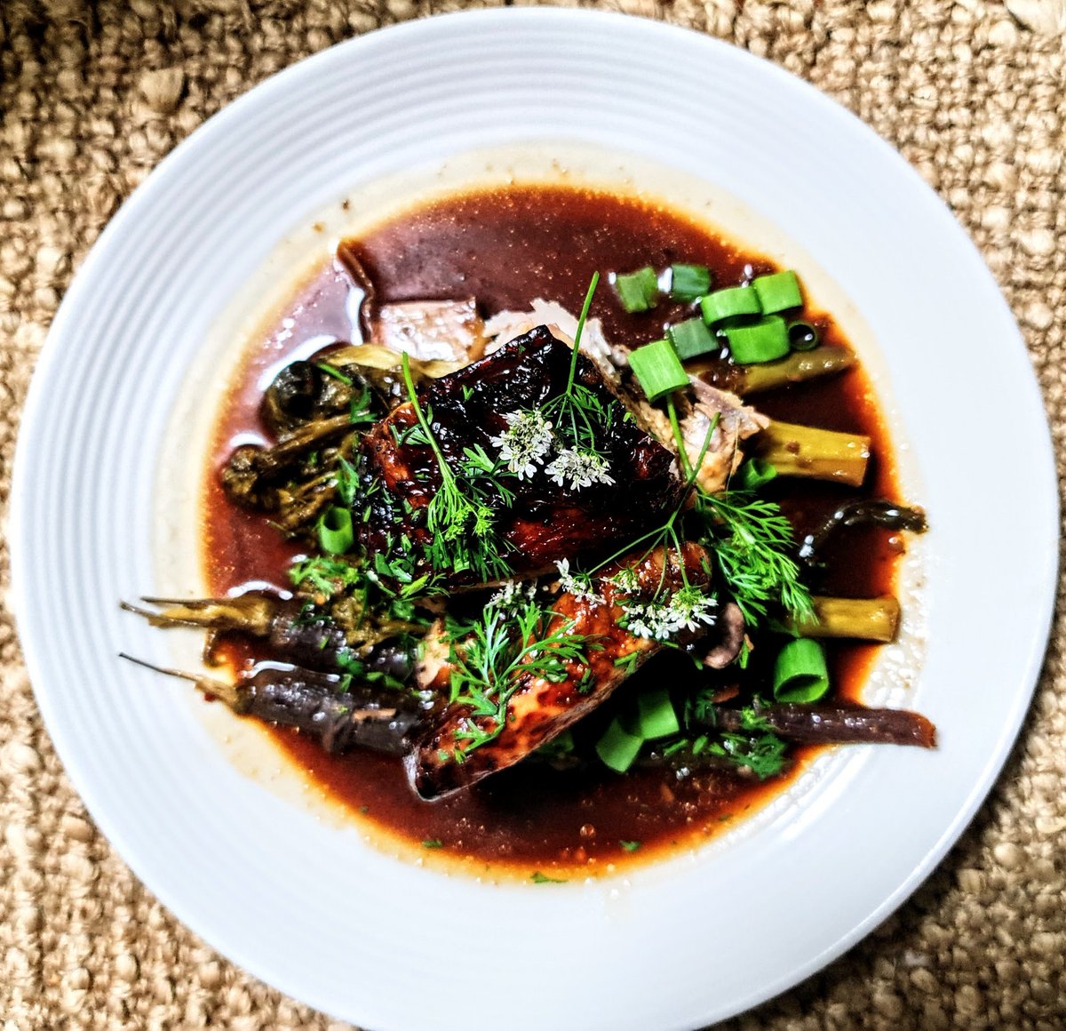 OZZY_GiRL_'s tweet photo. Used the master stock from the pork belly cook for this chicken last night.
So good over fresh greens.
#masterstock #chicken #dinner #foodie #homecooking #Thai #thaifood #cook https://t.co/jmj40CiR0F