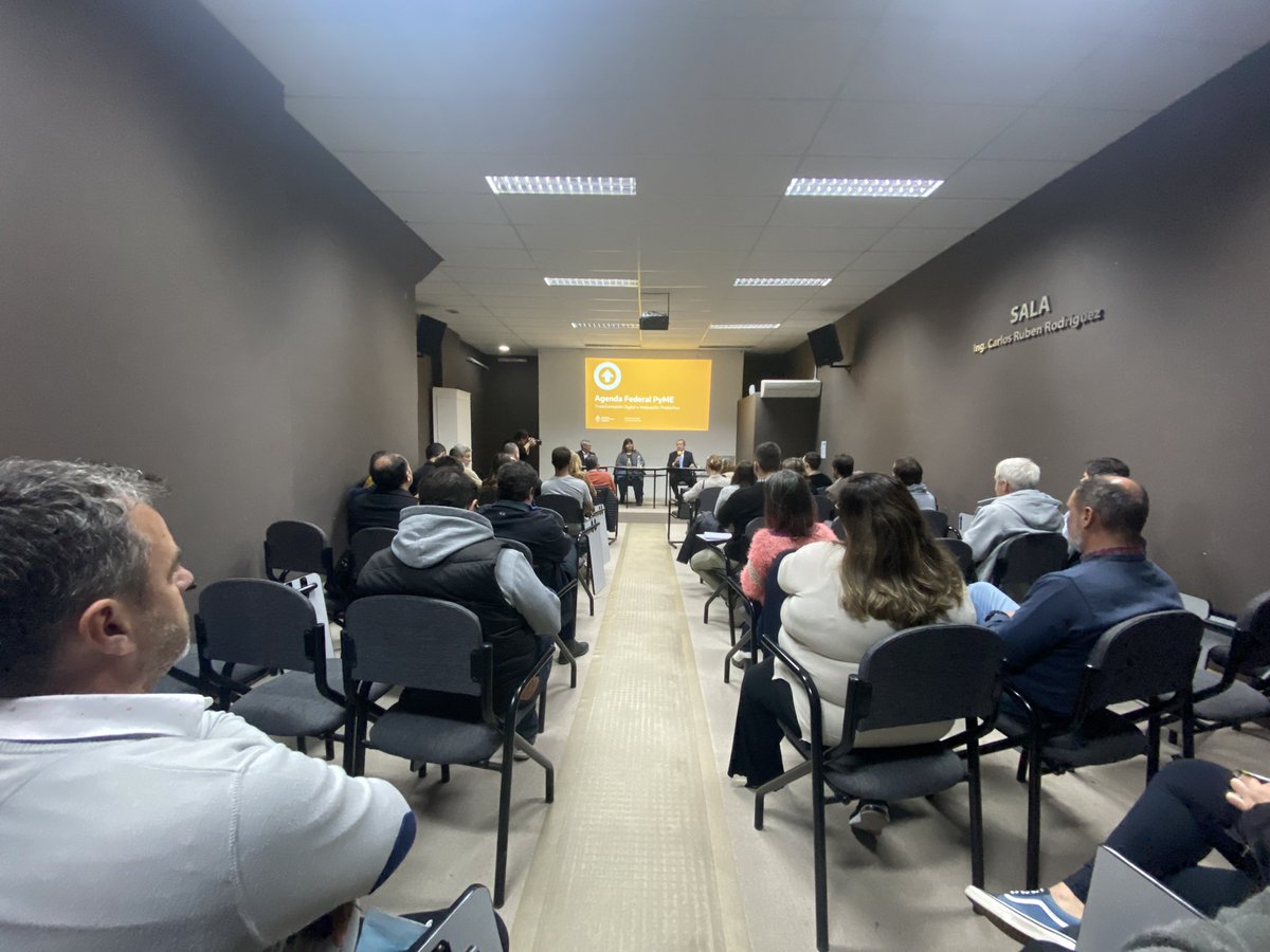UIBBindustria's tweet photo. Se realizó hoy en la #UIBB la presentación de proyectos y recursos de Transformación Digital e Innovación productiva de la Industria 4.0 https://t.co/9KeygT1MTQ
