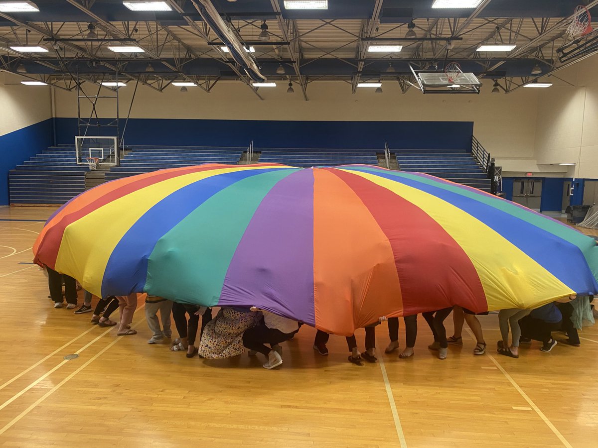 NicholsD10's tweet photo. Rockvale Elem. When the kids are away, the adults play! Best bunch ever! https://t.co/1p31YnL2Nr